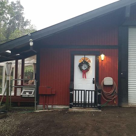 Volcano Acres Ranch Bed And Breakfast Exterior photo